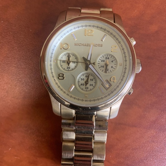 Michael Kors Gold watch - Picture 5 of 5